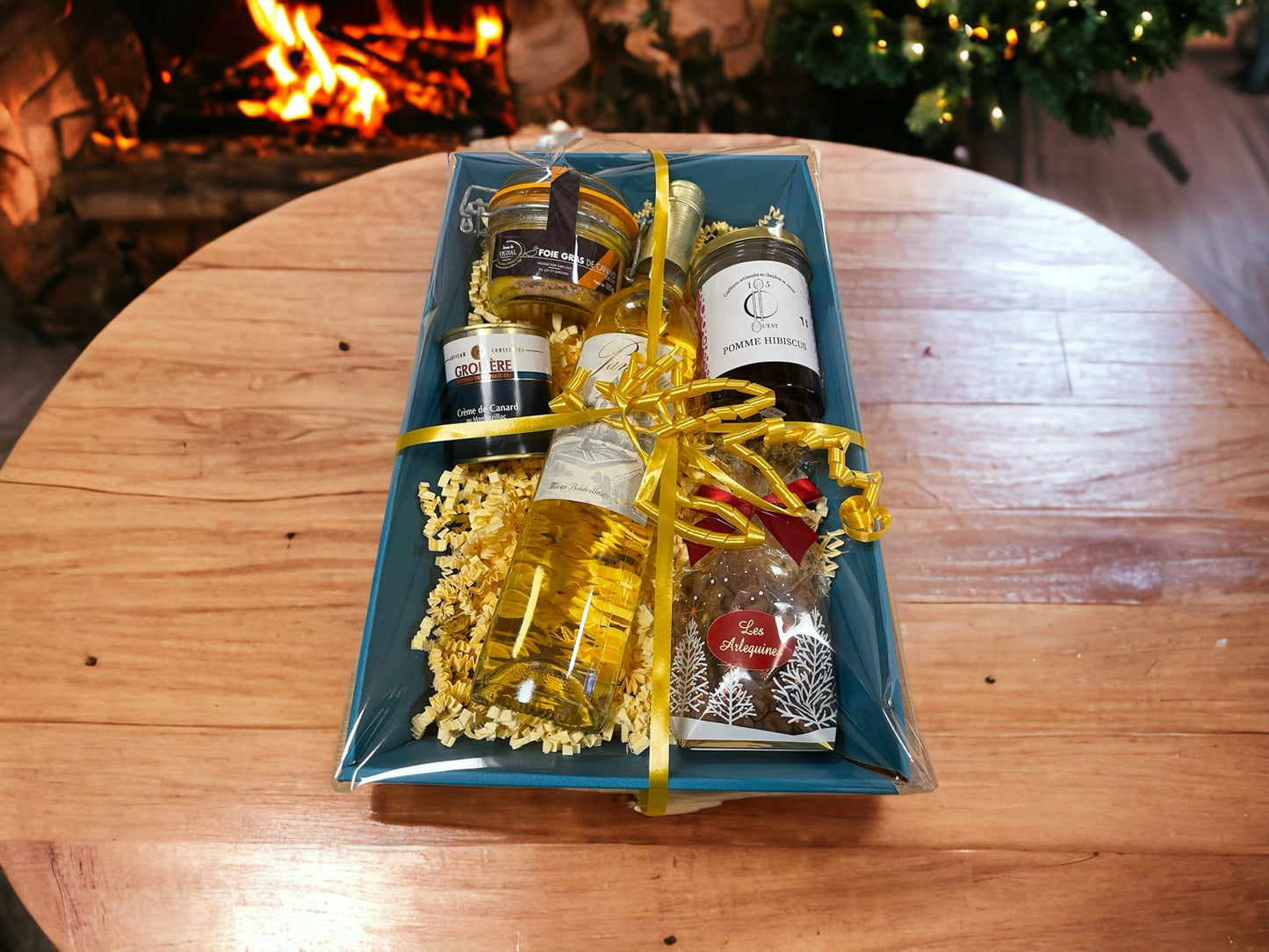 Panier gourmand compose de foie gras confiture chocolat et vins