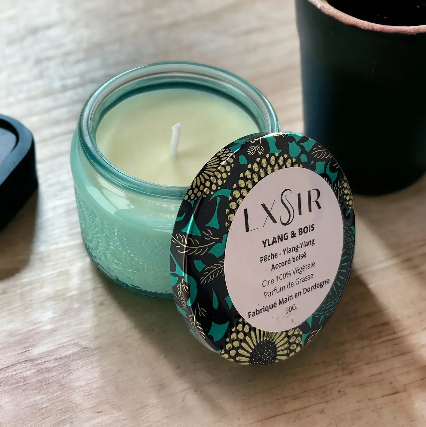 Bougie Ylang & bois de LxSir vendue par Jm Monterroir