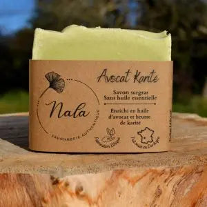 Savon artisanal enrichi en huile d'avocat et beurre de Karité. C'est un savon surgras sans huile essentielle