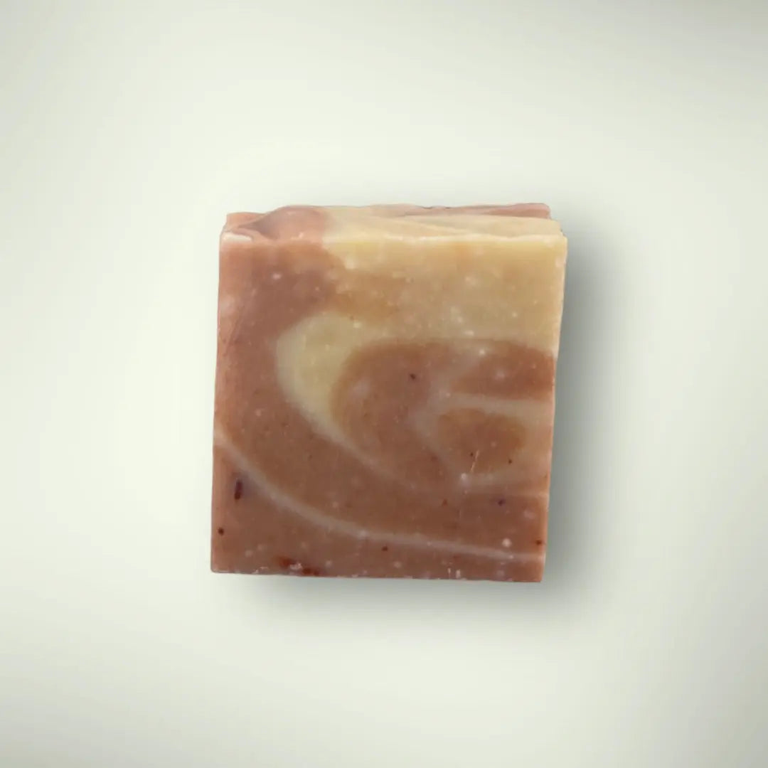 Savon Lait argile rouge et avocat de Soleil de Mai vendue par JM Monterroir