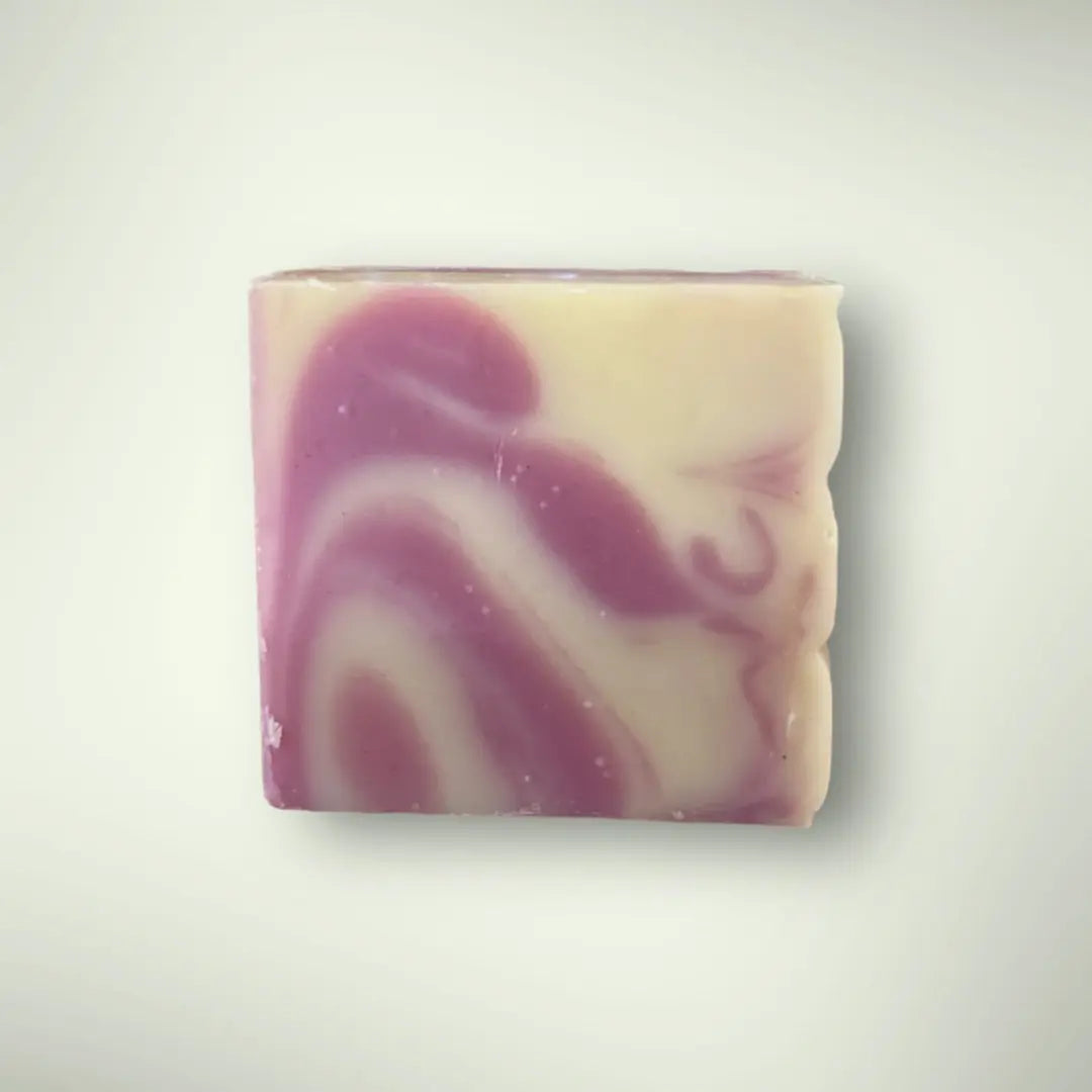 Savon Pruneaux et Lavandin de Soleil de Mai vendue par JM Monterroir