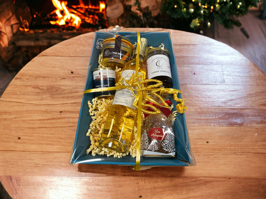 Panier gourmand  compose de foie gras confiture chocolat et vins